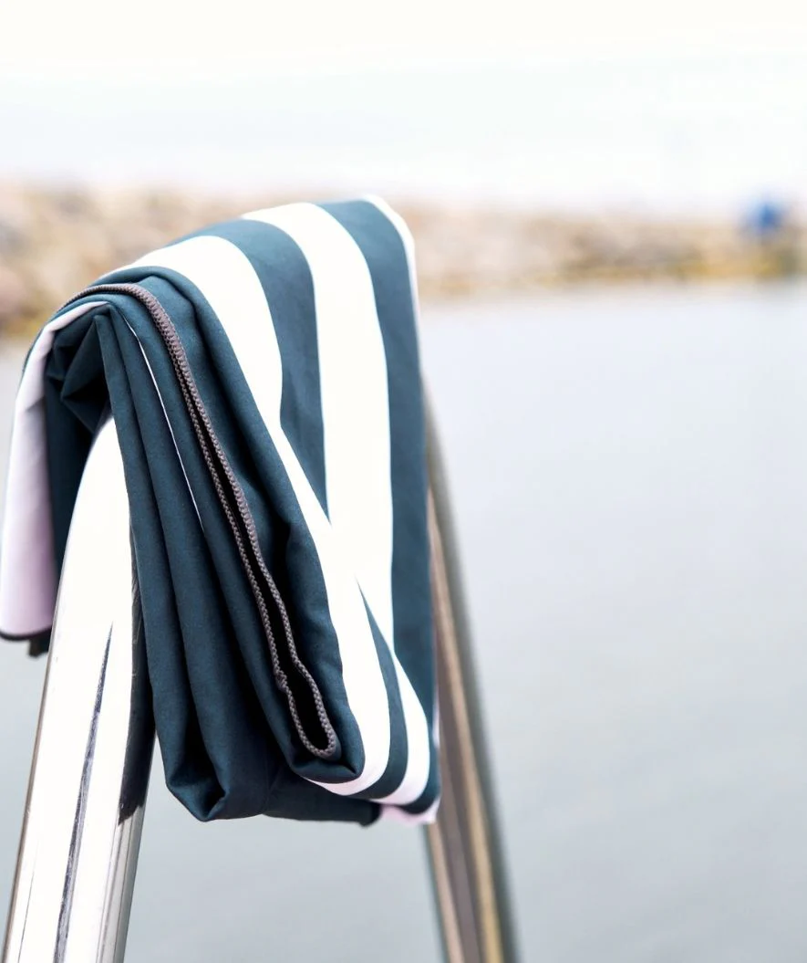 Watery microfiber towel - Eco Nebraska - Purple - Image 6